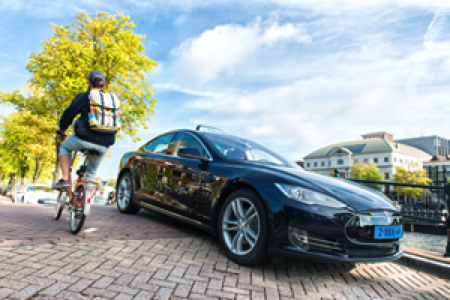 Elektrische taxis op de luchthaven